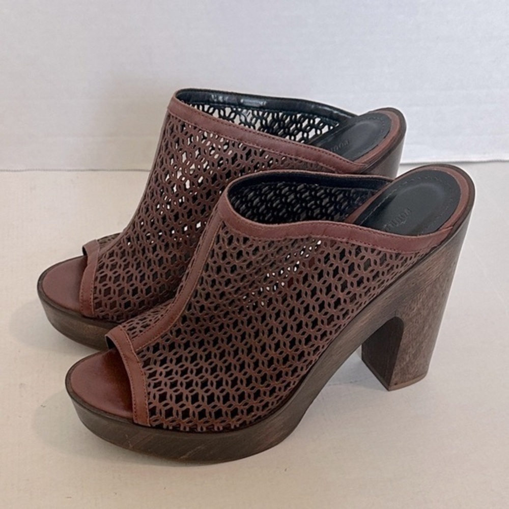 Pour La Victoire Sanya Leather Laser Cut Platform Mules brown 8.5 NWOT